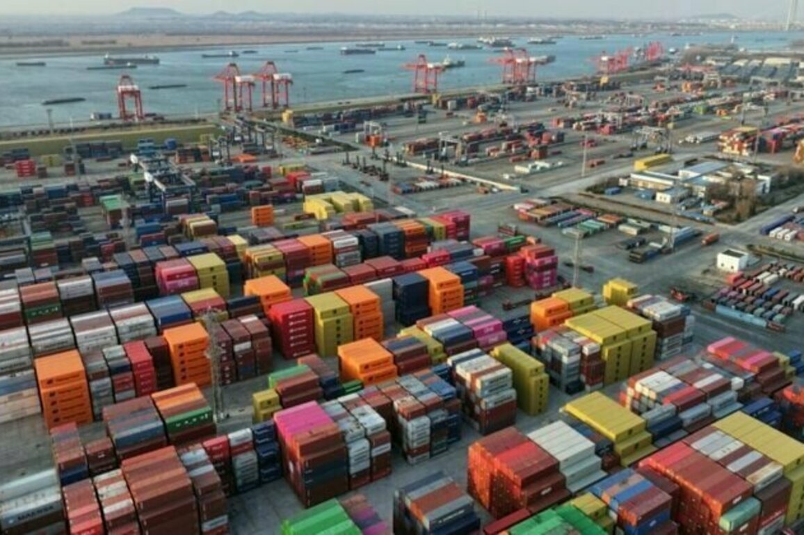 Q&A: US lawmaker calls for revoking Chinas trade status
