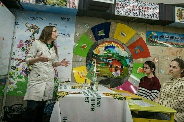 Ukrainian teachers told to pretend they cant speak Russian
