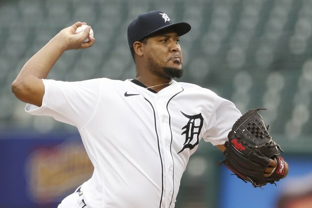 Report: Veteran RHP Ivan Nova agrees to deal with Rockies