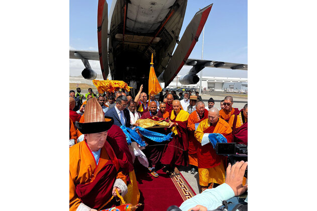 India transfers sacred relics of Lord Buddha to Mongolia for 10-day public exposition