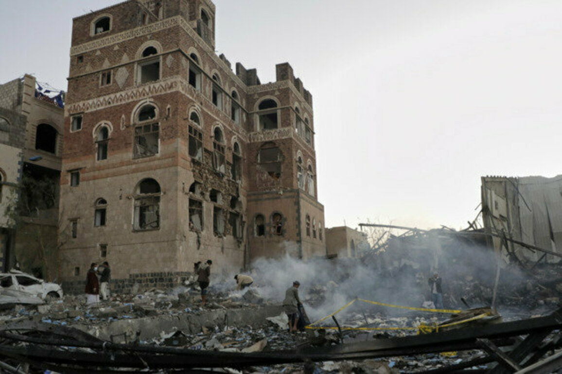 At least 1 killed, 15 wounded in U.S. airstrike on Sanaa: Houthi TV