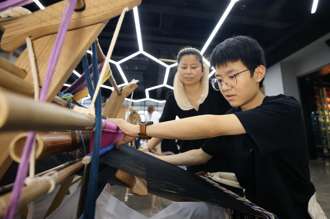 #CHINA-HUNAN-ZHANGJIAJIE-INTANGIBLE CULTURAL HERITAGE-TOURISM (CN)