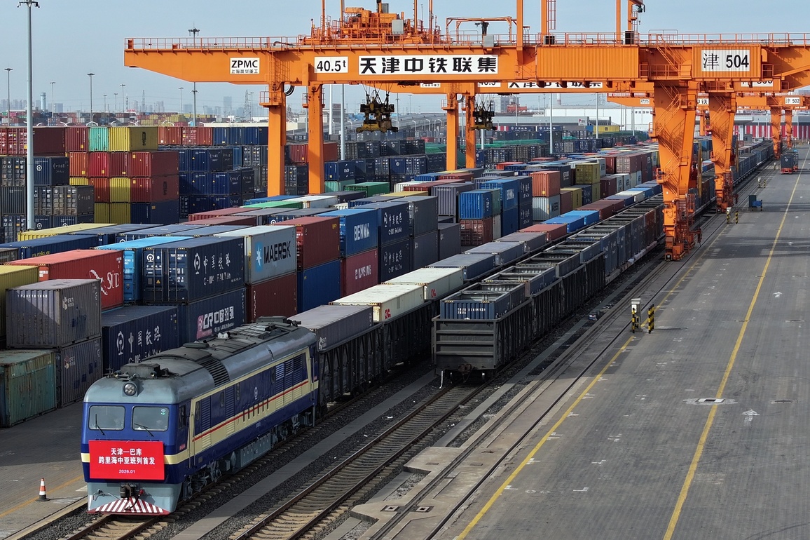Interview: China's economic growth to expand BRI, Middle Corridor capabilities, says Azerbaijani economist