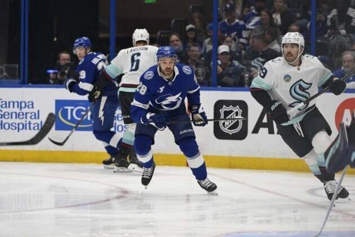 Brandon Montour, Kraken earn key OT win vs. Lightning