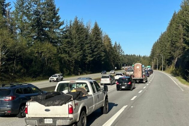 Chaos at BC Ferries Horseshoe Bay Terminal as traffic backed up onto Highway 1