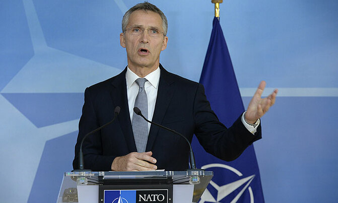 NATO chief warns against 'going it alone' NATO chief warns against 'going it alone'