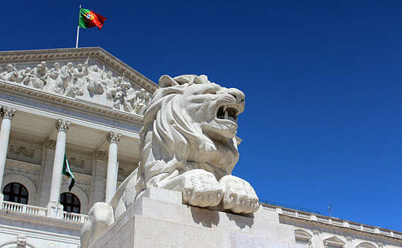 Portugal rejects ending of golden visa regime despite EC hostility  