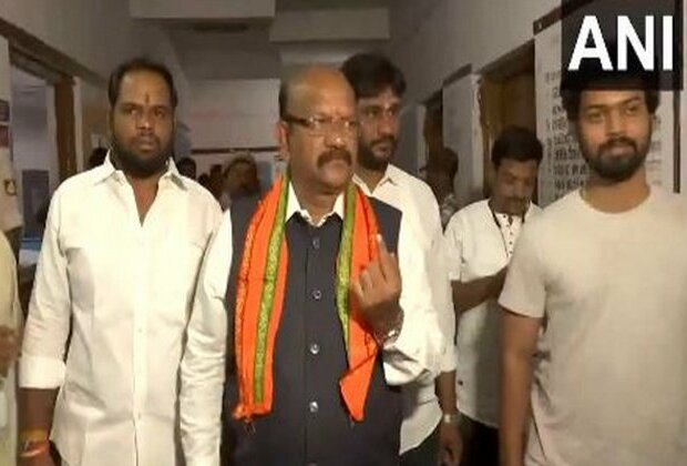 "BJP will secure over 400 votes," says party's Kalaburagi candidate Dr Umesh Jadhav after casting his vote