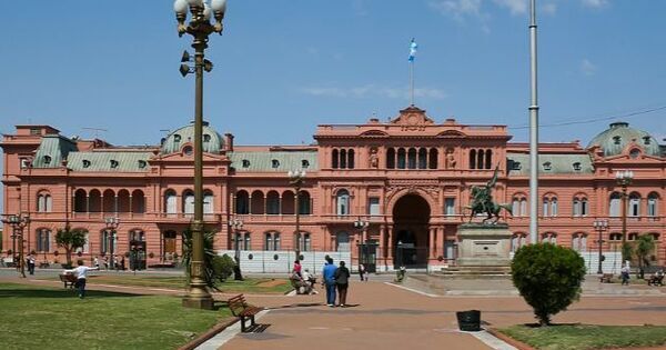 Access to Casa Rosada restored for most Argentinian media by Milei