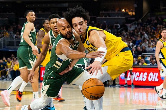 Bucks use high-scoring first half to get past Pacers