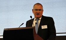  Alcoa vice-president Michael Gollschewski addressing the crowd in Perth on May 26, 2022. Photo by Karma Barndon.