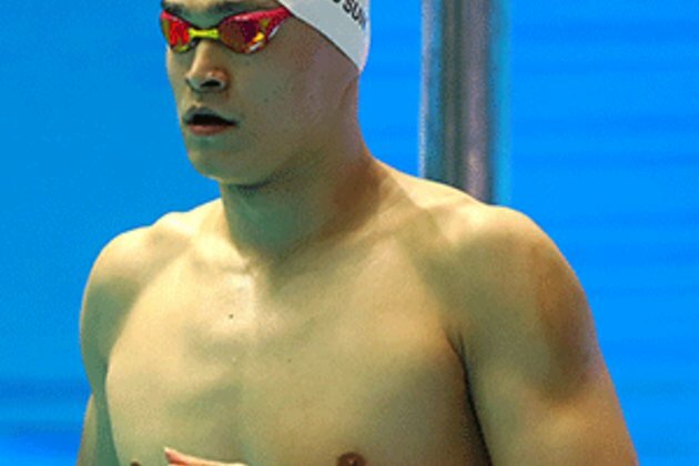 Sun snubbed again after retaining 200m freestyle world title