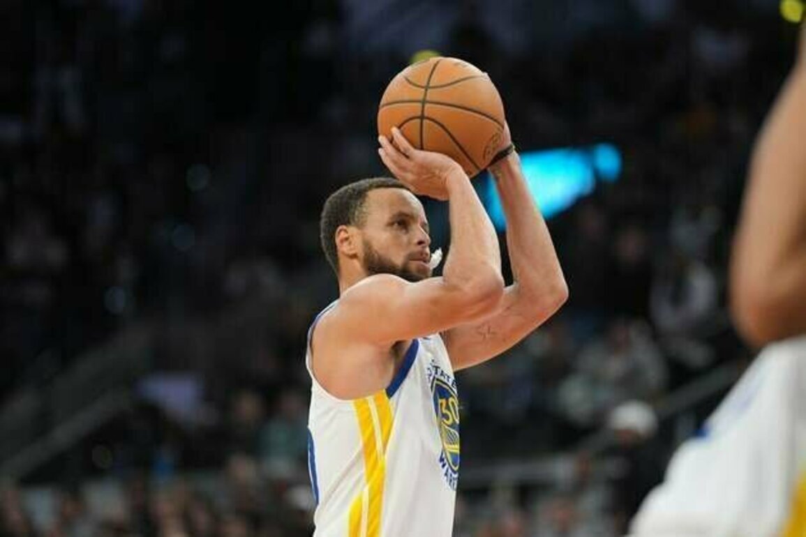 Stephen Curry's torrid third quarter helps Warriors overcome Spurs