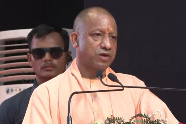 UP: CM Yogi inaugurates Pandit Radheshyam Kathavachak's statue in Bareilly; says "followers of Sanatan Dharma remember him as 'Yug-Tulsidas'"