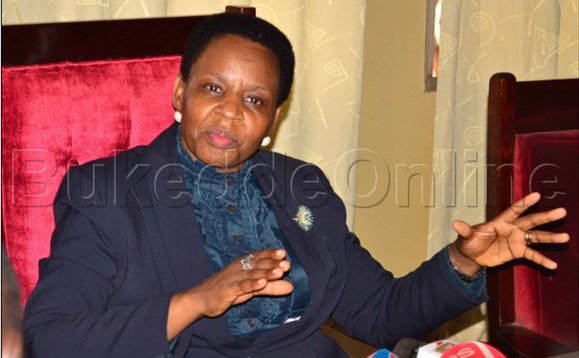 Lt. Col. Edith Nakalema akulira akakiiko akalwanyisa enguzi ng'annyonnyola ku nteekateeka y'okutambula Lt. Col. Edith Nakalema akulira akakiiko akalwanyisa enguzi ng'annyonnyola ku nteekateeka y'okutambula