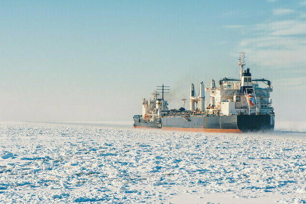 First container ship from China docks in UK via Arctic shortcut