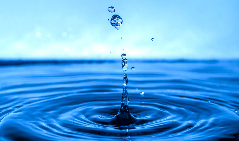 Water splash © VladZaharov/shutterstock