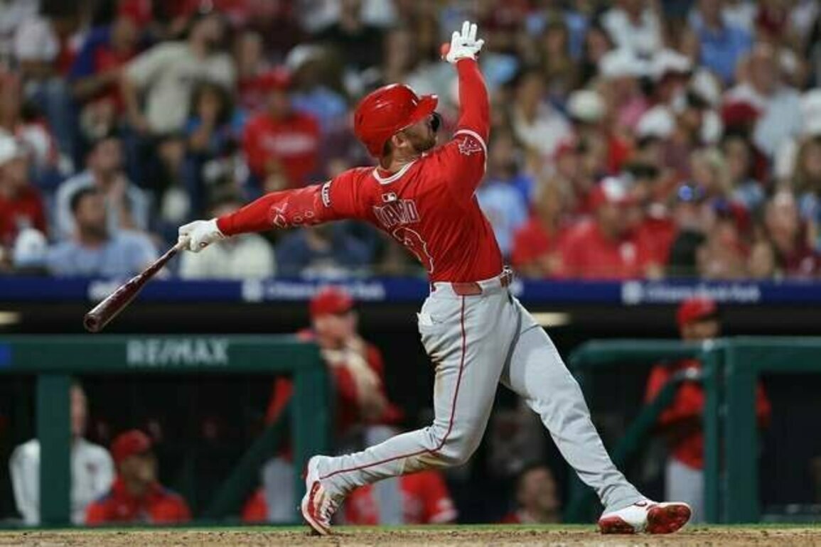 Taylor Ward's two-run homer pushes Angels past Phillies