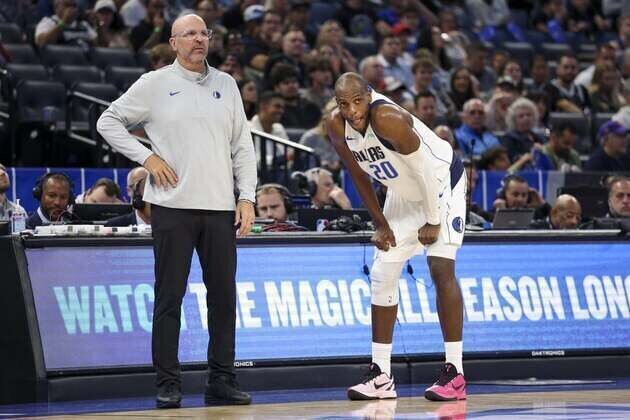 Mavericks F Khris Middleton fined $25K for mouthpiece incident