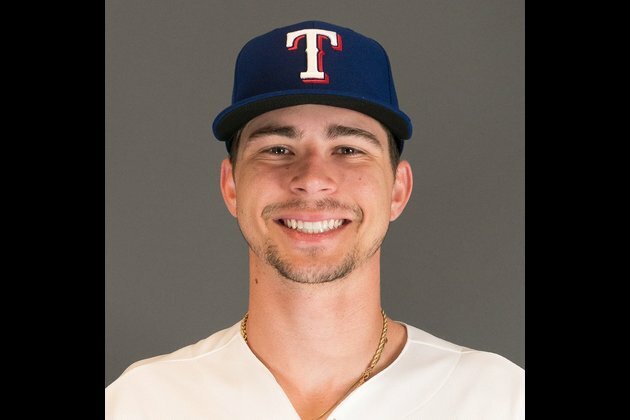 Dodgers acquire RHP Ricky Vanasco from Rangers