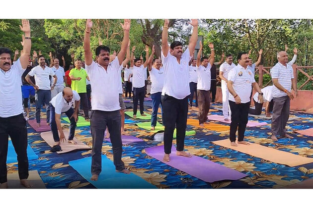 Tamil Nadu celebrates International Yoga Day with mass participation, Governor joins session at TNAU