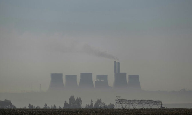 Industry and campaigners spar over S.Africa's carbon tax Industry and campaigners spar over S.Africa's carbon tax