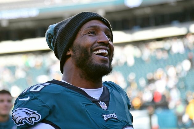 Eagles place DE Robert Quinn (knee) on IR