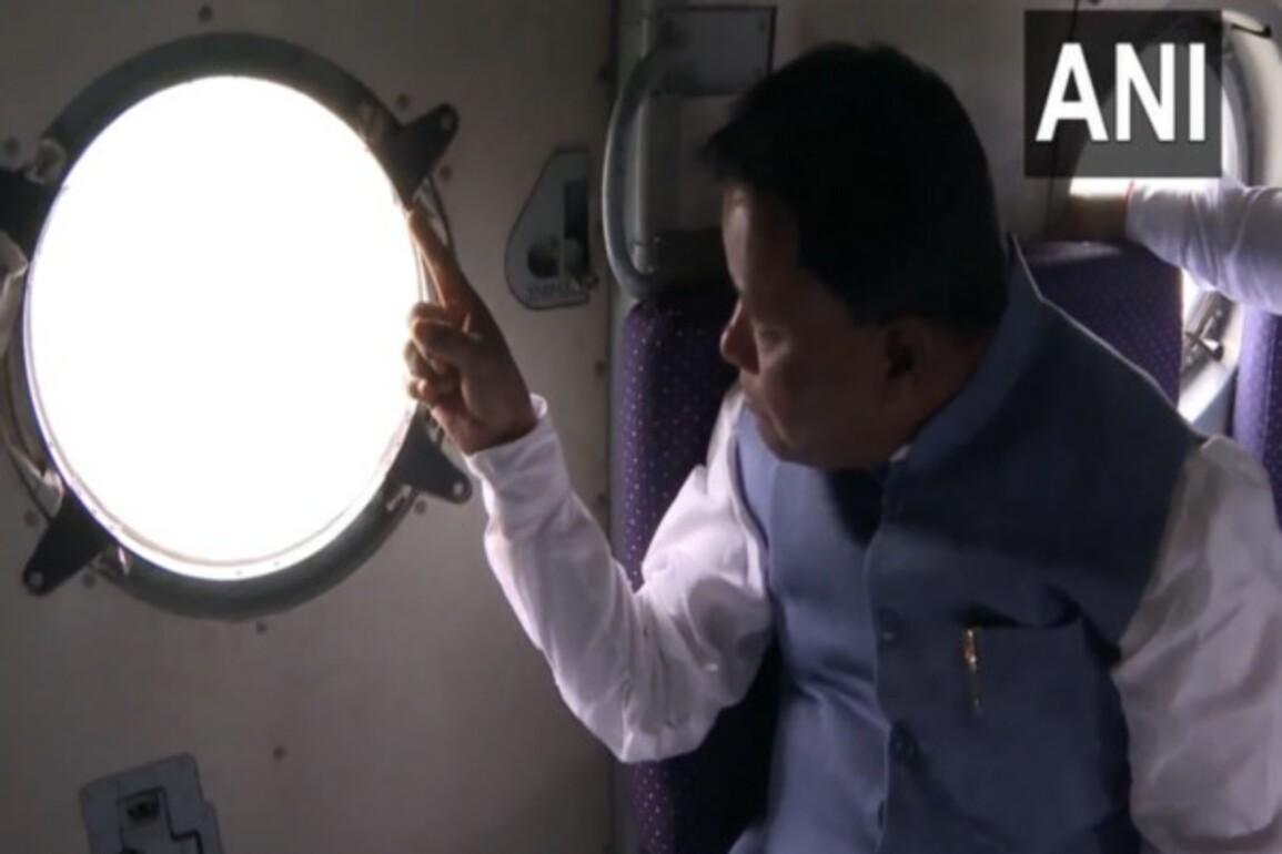 Odisha: CM Manjhi conducts aerial survey of flood-hit areas, says 81 villages across 3 districts affected