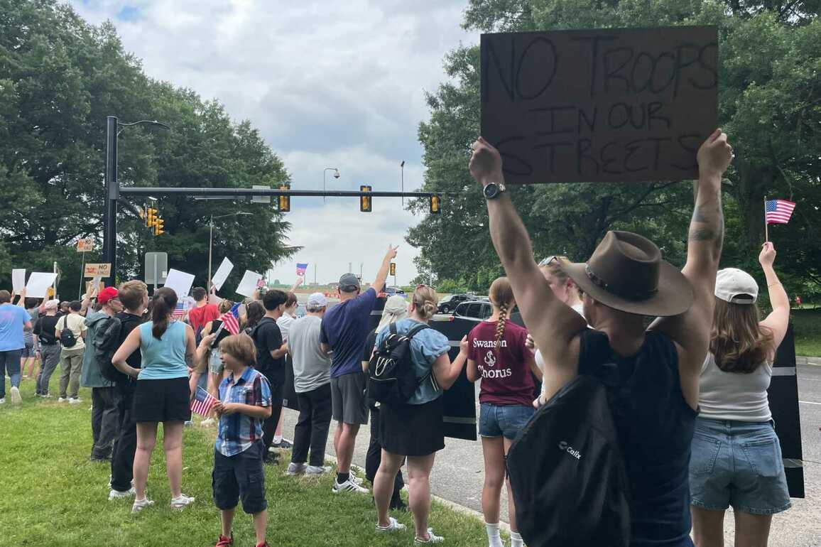 DEVELOPING- Huge No Kings crowds protest in Arlington ahead of military parade