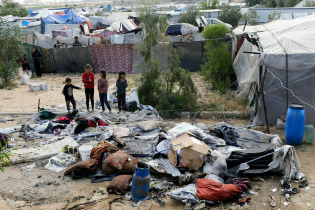Thirteen Palestinians martyred, dozens injured in Gaza bombing
