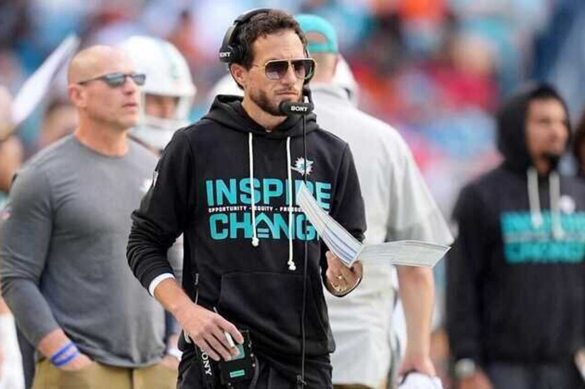 Mike McDaniel Visits Bucs for OC Interview