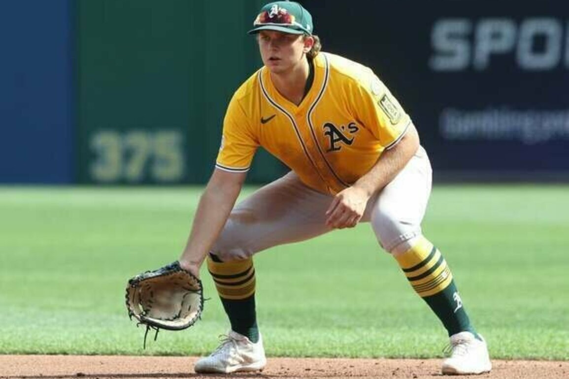 Standout rookies take center stage for A's, Royals