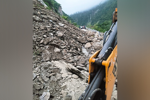 Uttarakhand: Gangotri & Yamunotri Highways blocked; clearance work underway
