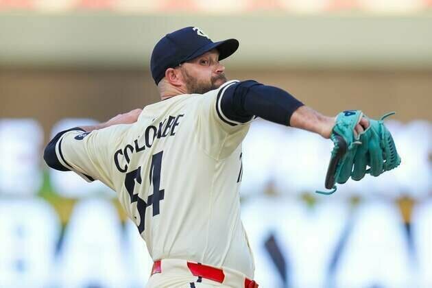 Rangers bullpen adds Twins' Danny Coulombe, Cards' Phil Maton