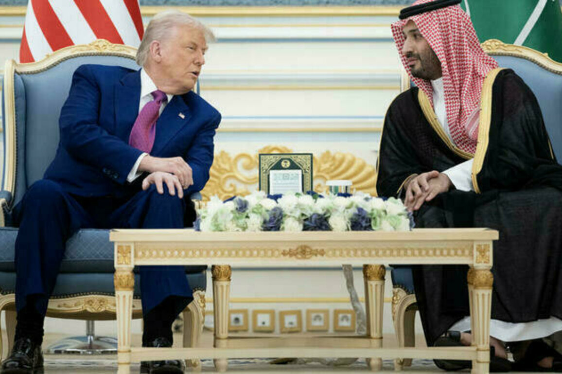 Trump set to meet Syrian leader ahead of Qatar visit