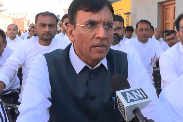 Mansukh Mandaviya cycles in Hanol village as part Fit India Cycling program