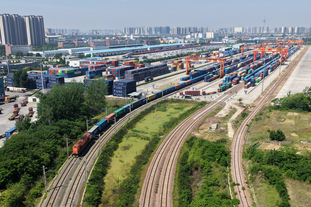 (EconomyInFocus) CHINA-HENAN-ZHENGZHOU-EUROPE-FREIGHT TRAINS-RAILWAY EXPRESS-TRIPS (CN)