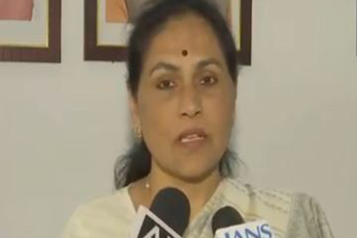 Union Minister Shobha Karandlaje requests Maharashtra CM to take action against Vijay Wadettiwar's remark
