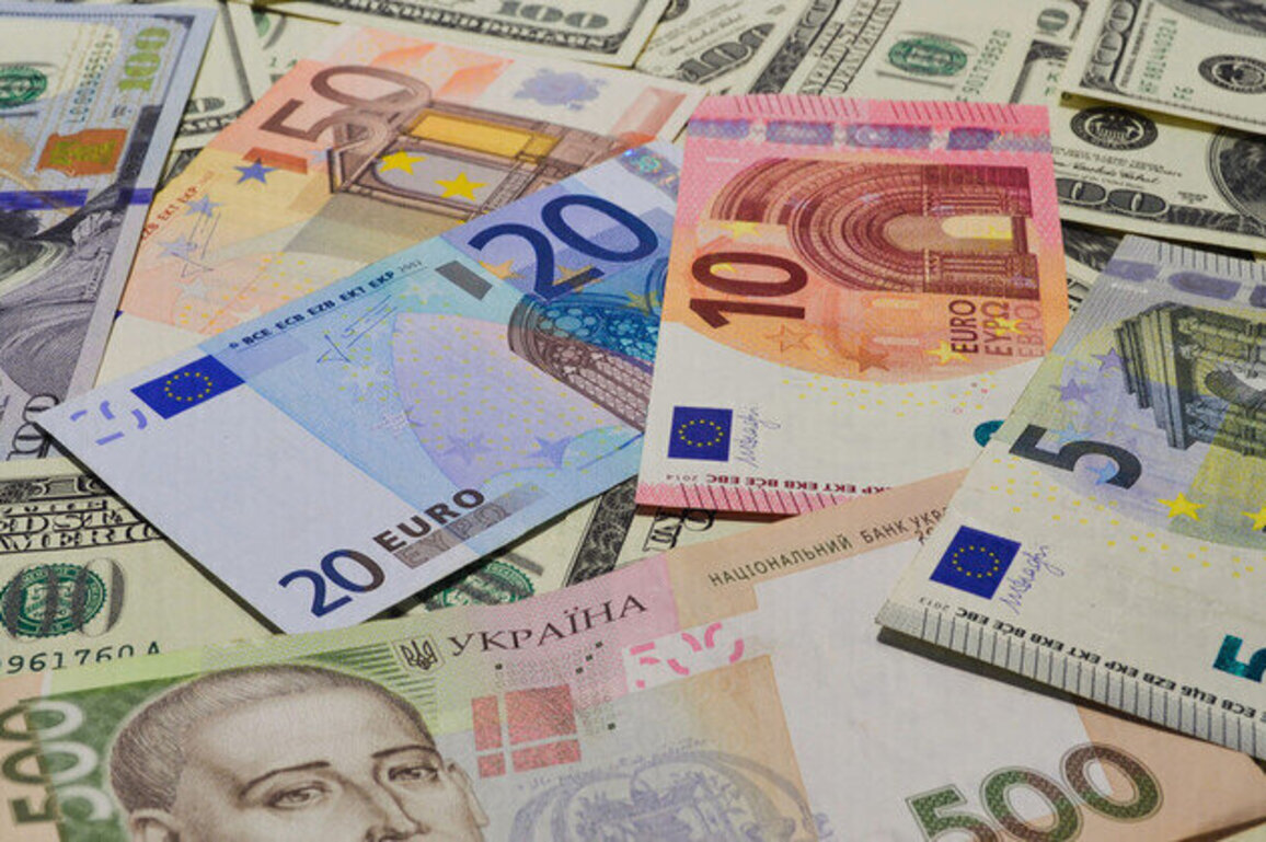 Billions moved out of Ukraine in suspected capital flight fraud