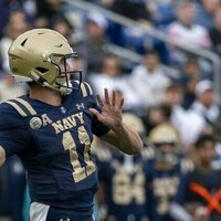 Injured Navy star QB Blake Horvath exits vs. South Florida