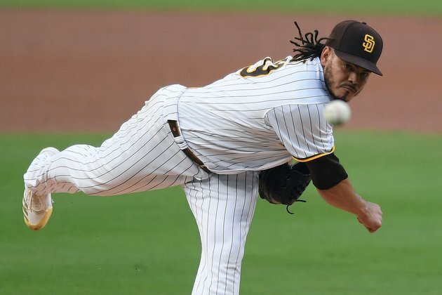 Giants aim to close in on postseason vs. Padres