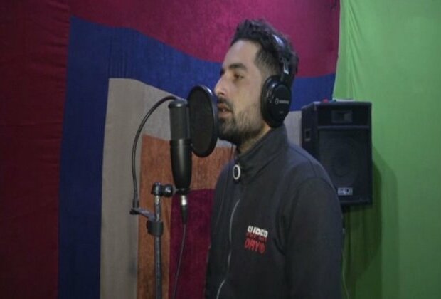 Kashmir youngster helps youth to get their songs recorded