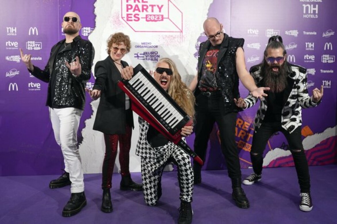 Why isn't Australian music charting on the ARIA charts?