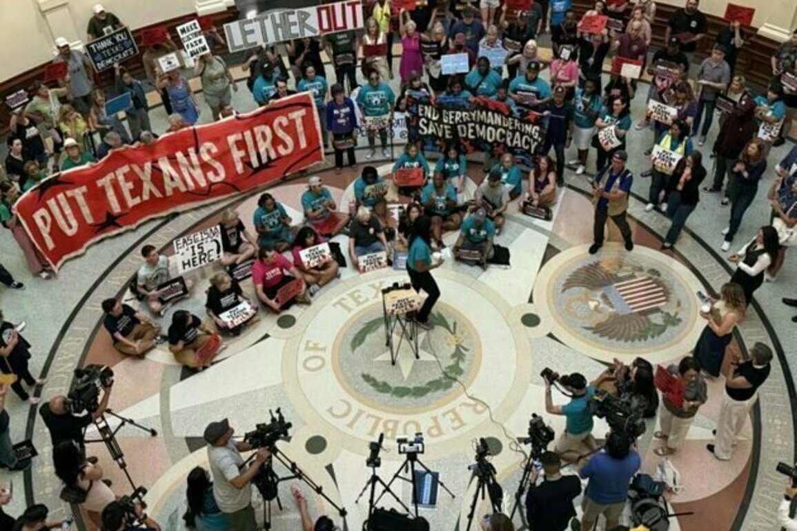 Texas House GOP advances Trump-backed redistricting map