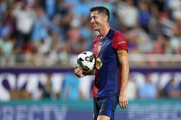 Fire announce addition of ex-Barcelona star Robert Lewandowski