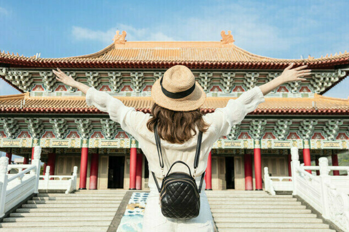 China announces visa-free travel for Russians