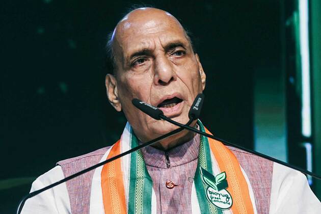 Rajnath Singh leaves for Lucknow, will visit the fire incident site and meet the injured at KGMU