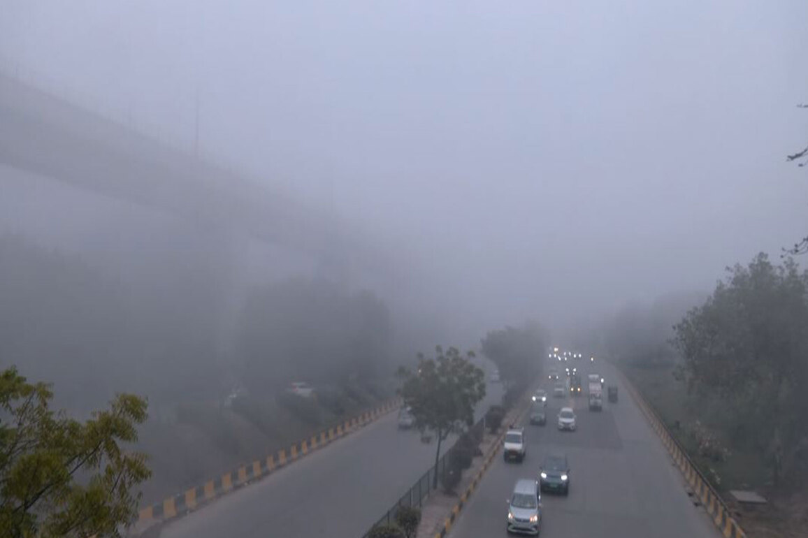 Dense fog covers parts of national capital, air quality in 'poor' category