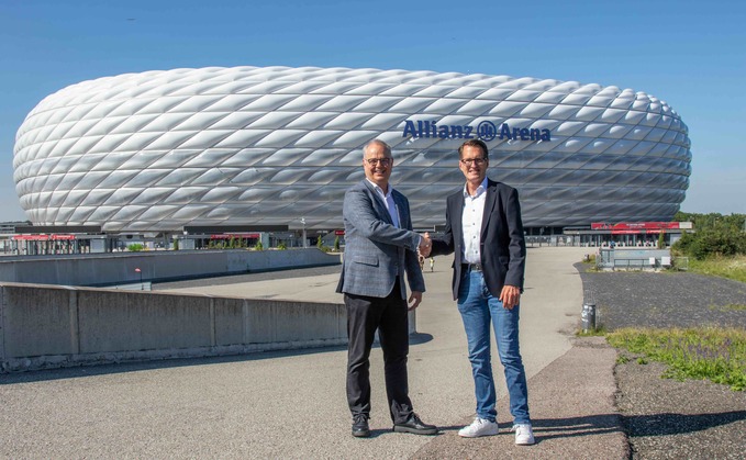 Partnerschaft vereinbart (v.l.): Jürgen Muth, Geschäftsführer der Allianz Arena und Detlev Kühne, Mitglied der Geschäftsführung bei Cisco Deutschland