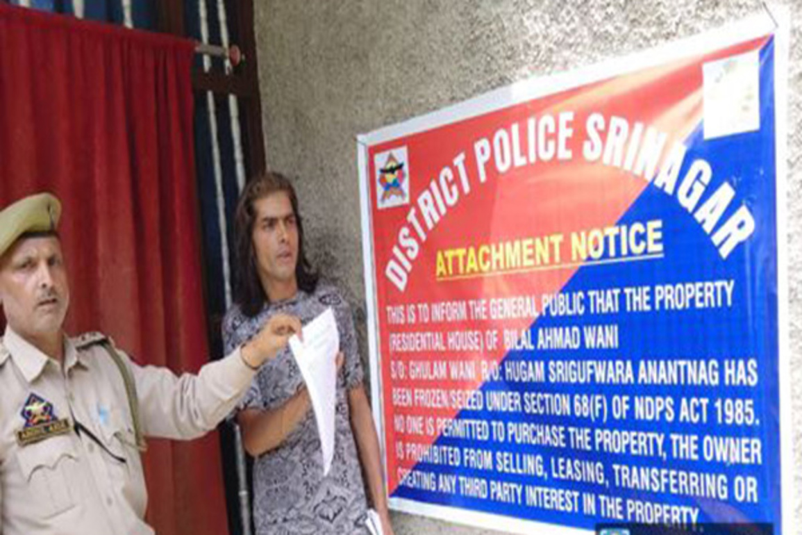 Srinagar Police attaches Rs 50 Lakhs worth property of notorious drug peddler under NDPS Act